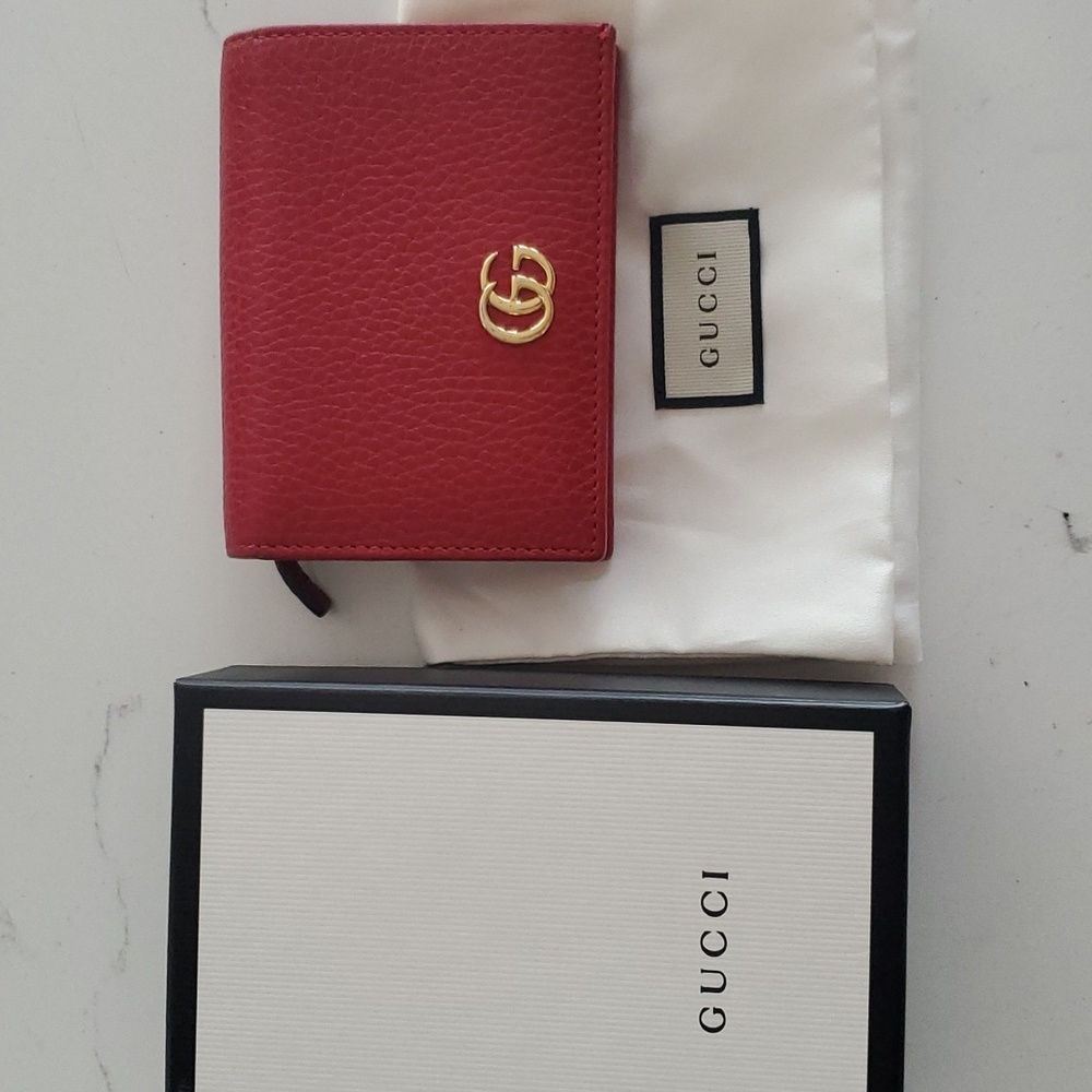 gucci wallet